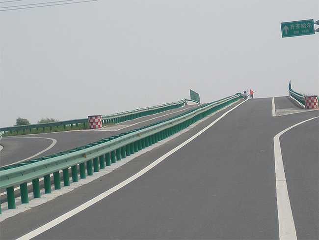 大同高速公路护栏的材质与规格